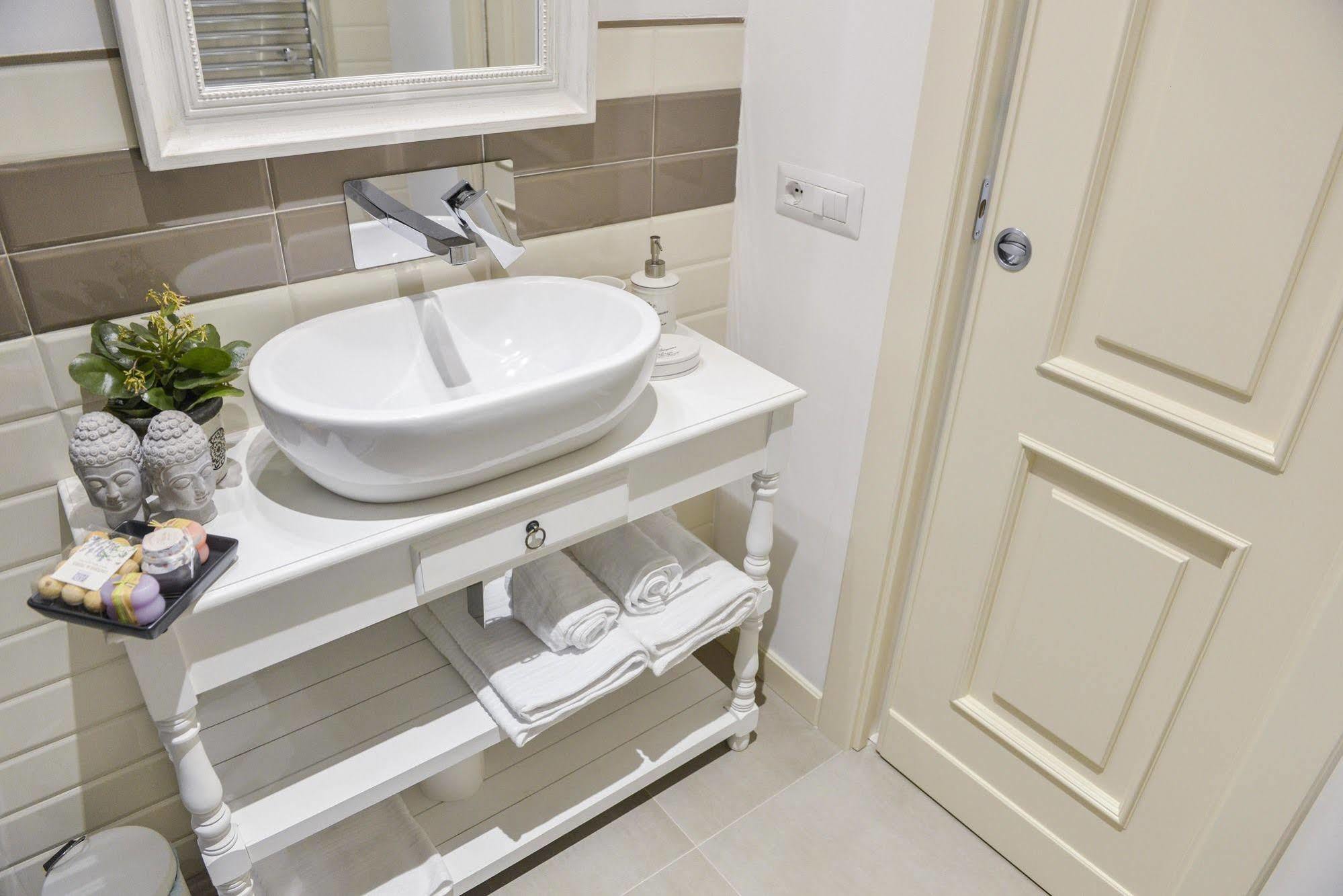 Guest house Adelina 2*